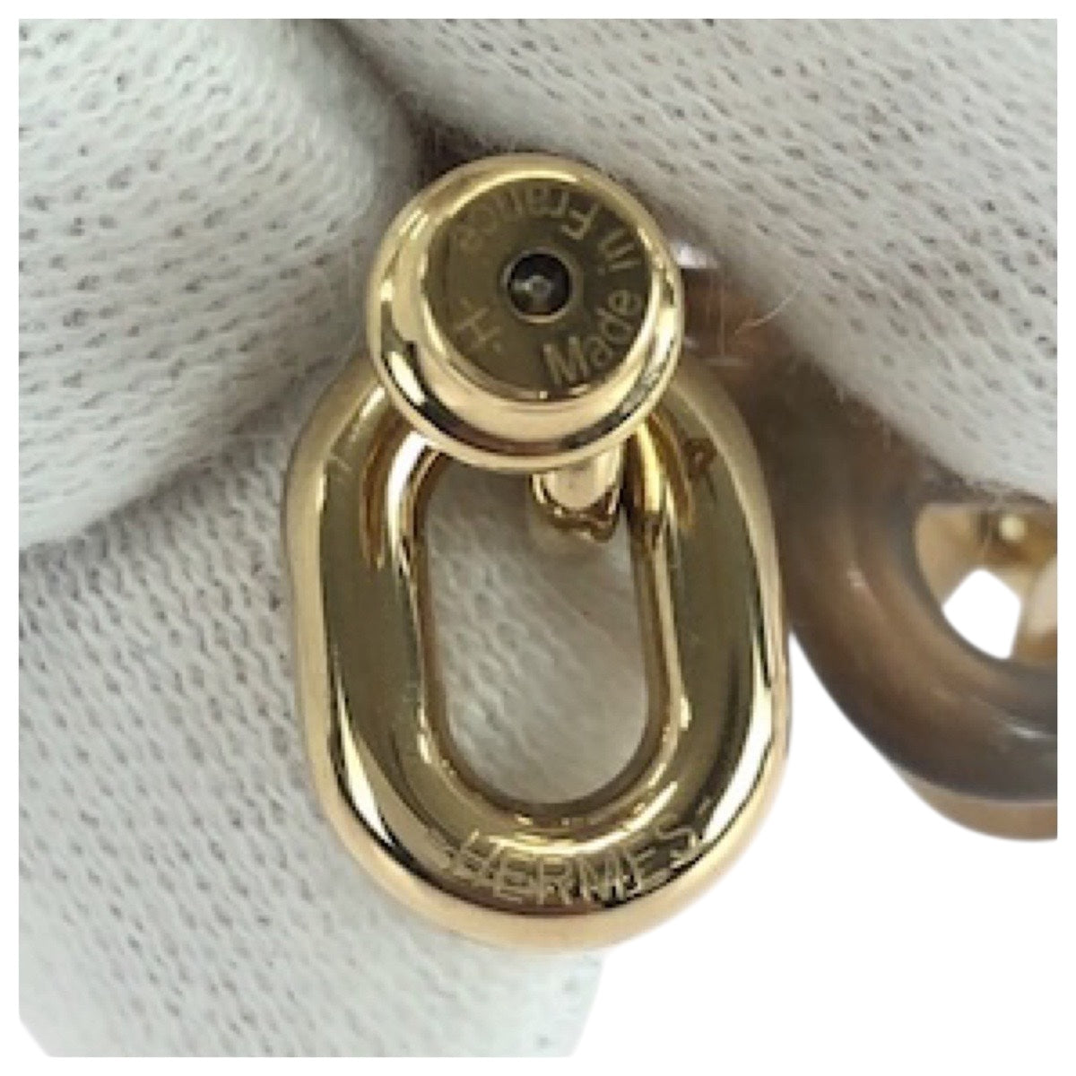 21196
HERMES エルメス レジーユ ブラウン ゴールド金具 バッファローホーン / メタル ピアス レディース SA72