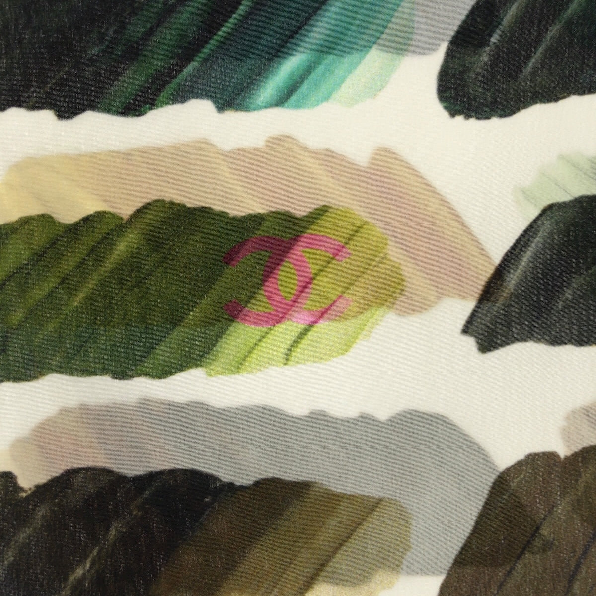 21197
CHANEL シャネル ココマーク サイズ38 マルチカラー ホワイト シルク P49137V35728 タンクトップ ノースリーブ レディース SA70