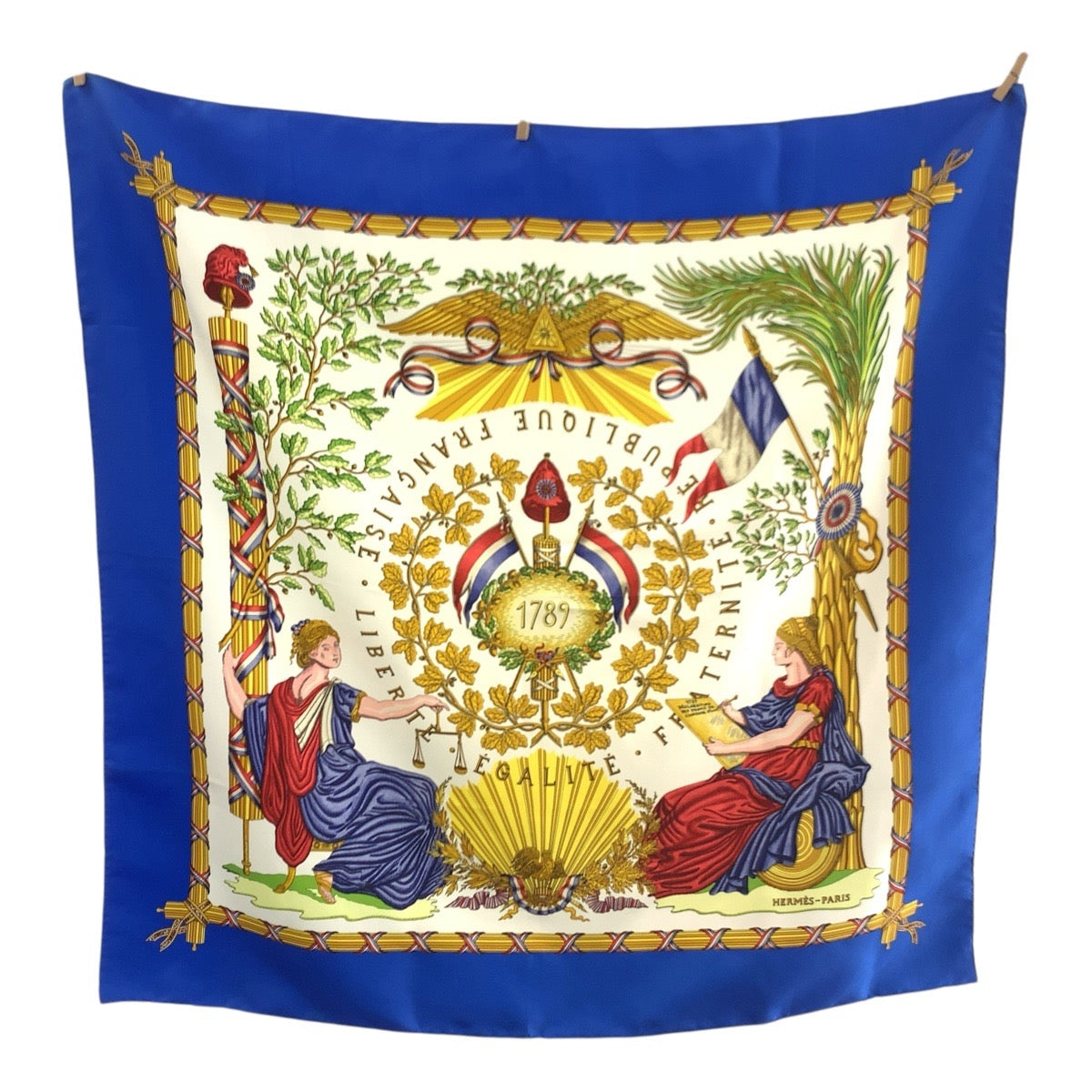 21212
HERMES エルメス カレ90 フランス革命を記念して ブルー ホワイト シルク スカーフ レディース A24