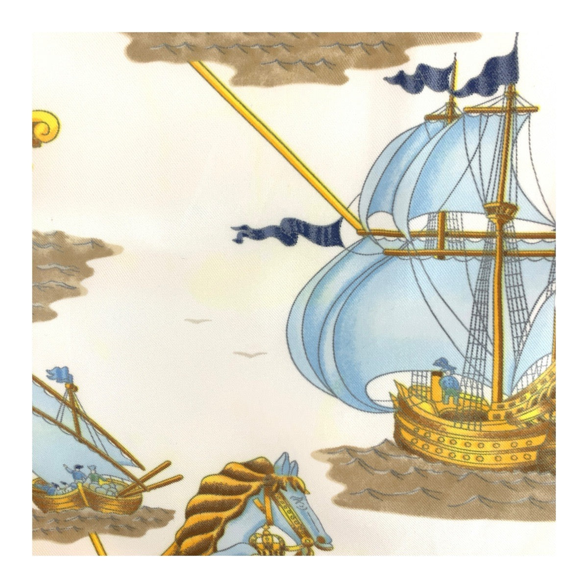 21213
HERMES エルメス カレ90 光の帆船 レッド ホワイト イエロー シルク スカーフ レディース A24