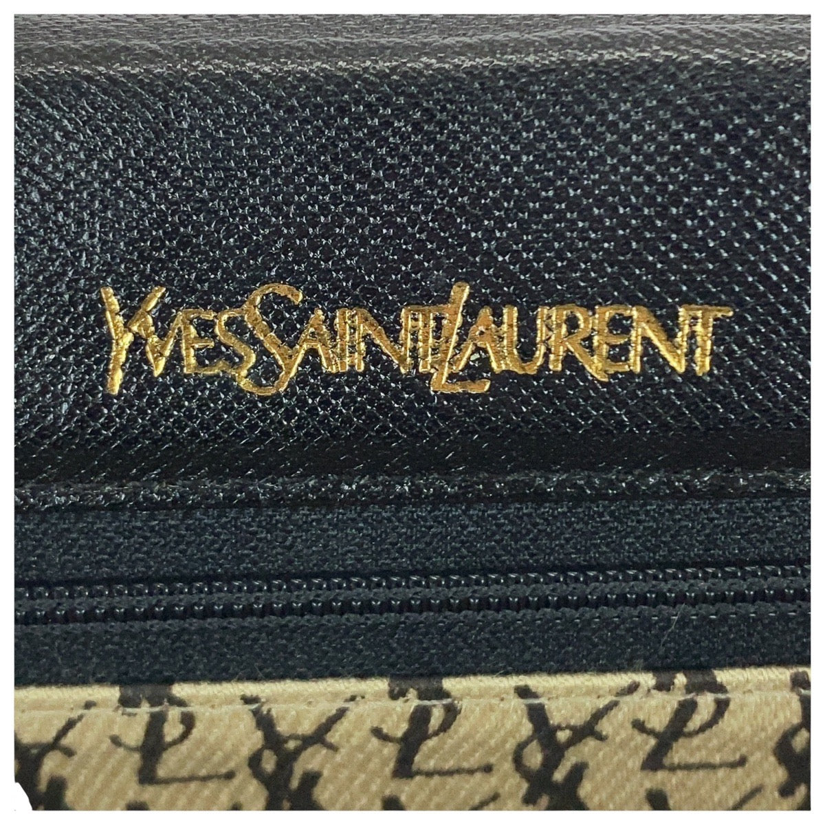 21268
YVES SAINT LAURENT イヴ サンローラン ヴィンテージ YSL ブラック 黒 ゴールド金具 レザー クラッチバッグ セカンドバッグ レディース ABP21