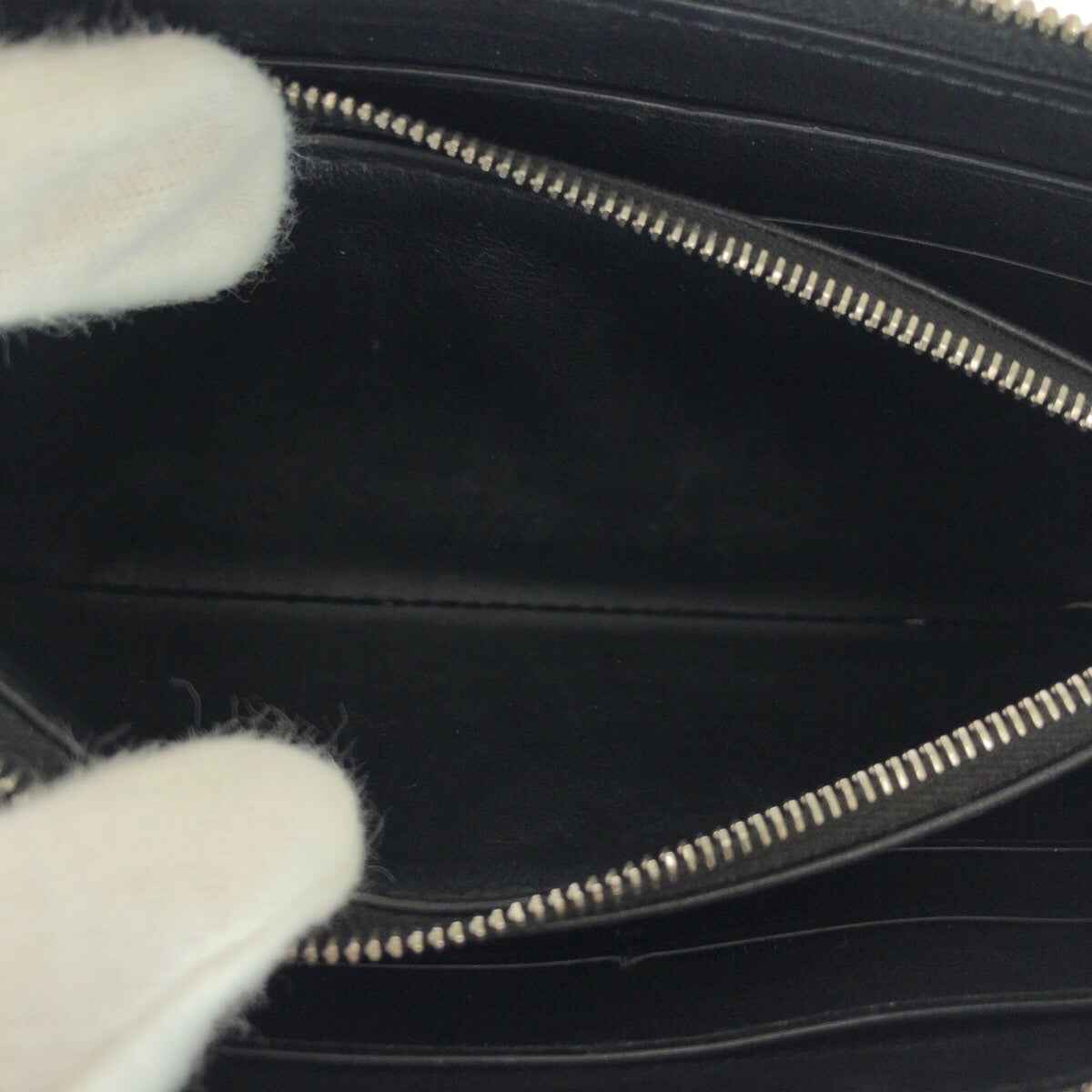 21278
BOTTEGAVENETA ボッテガヴェネタ マキシイントレチャート ブラック 黒 シルバー金具 レザー P008269697 長財布 ロングウォレット メンズ AB35