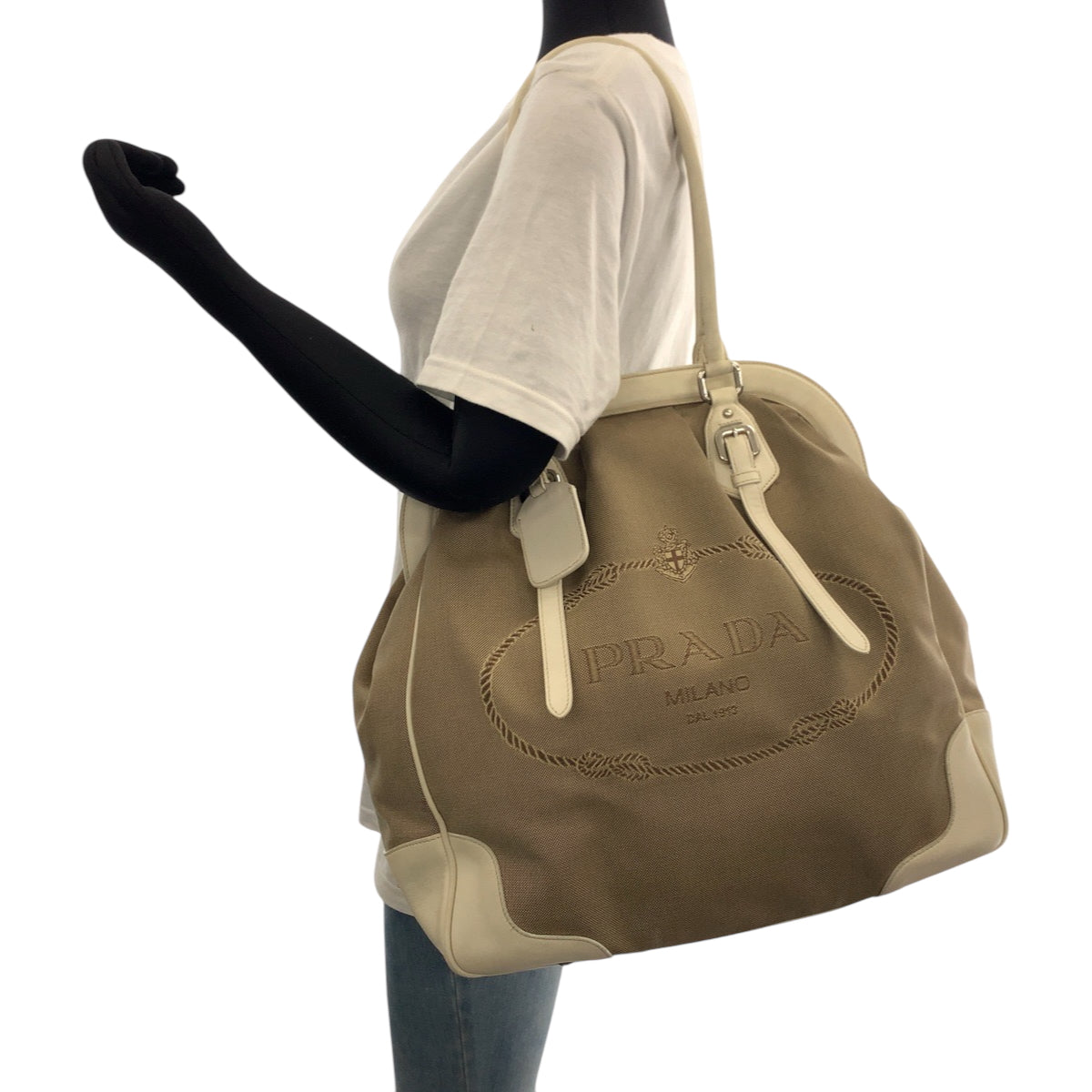 21388
PRADA プラダ ロゴジャガード ブラウン ホワイト ゴールド金具 キャンバス ハンドバッグ トートバッグ ショルダーバッグ レディース ABP40