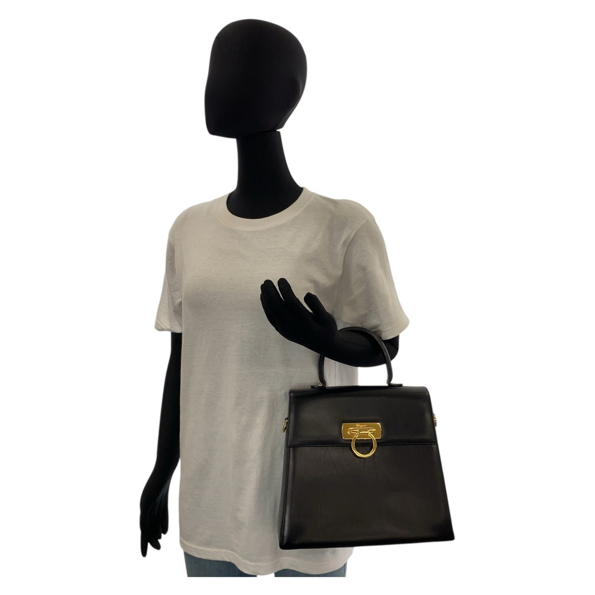 21411
Salvatore Ferragamo サルヴァトーレフェラガモ ガンチーニ ブラック 黒 ゴールド金具 レザー ハンドバッグ ショルダーバッグ 2way レディース AB34