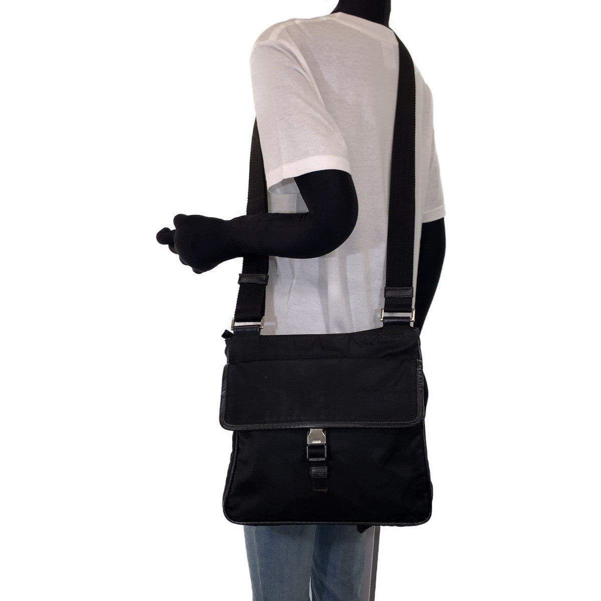 21456
PRADA プラダ 三角ロゴプレート テスート ブラック 黒 シルバー金具 ナイロン ショルダーバッグ メッセンジャーバッグ メンズ AB38