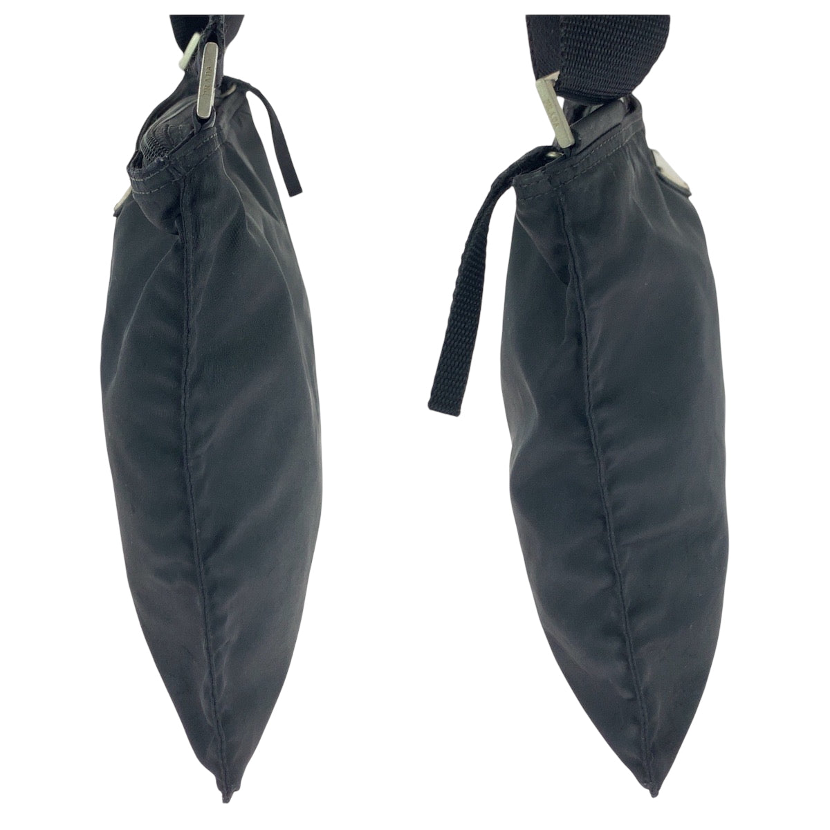 21502
PRADA プラダ テスート 三角ロゴプレート ブラック 黒 シルバー金具 ナイロン ショルダーバッグ サコッシュ レディース AB30