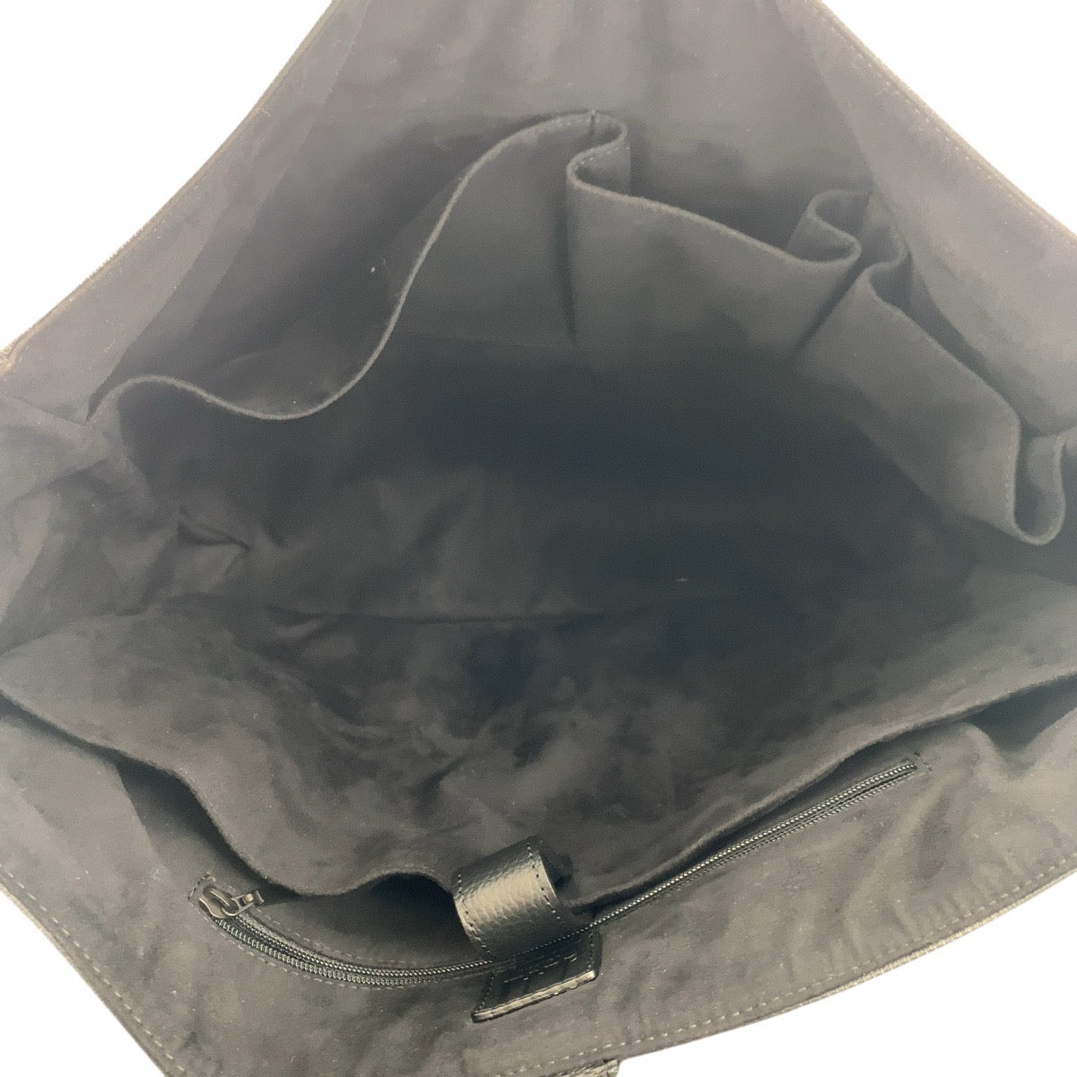 21524
Dunhill ダンヒル ブラック 黒 ガンメタ金具 PVC / レザー ショルダーバッグ メッセンジャーバッグ メンズ ABP24