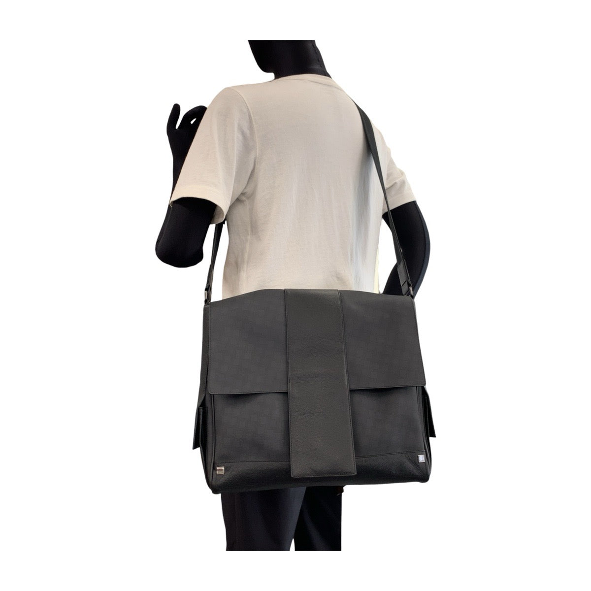 21524
Dunhill ダンヒル ブラック 黒 ガンメタ金具 PVC / レザー ショルダーバッグ メッセンジャーバッグ メンズ ABP24