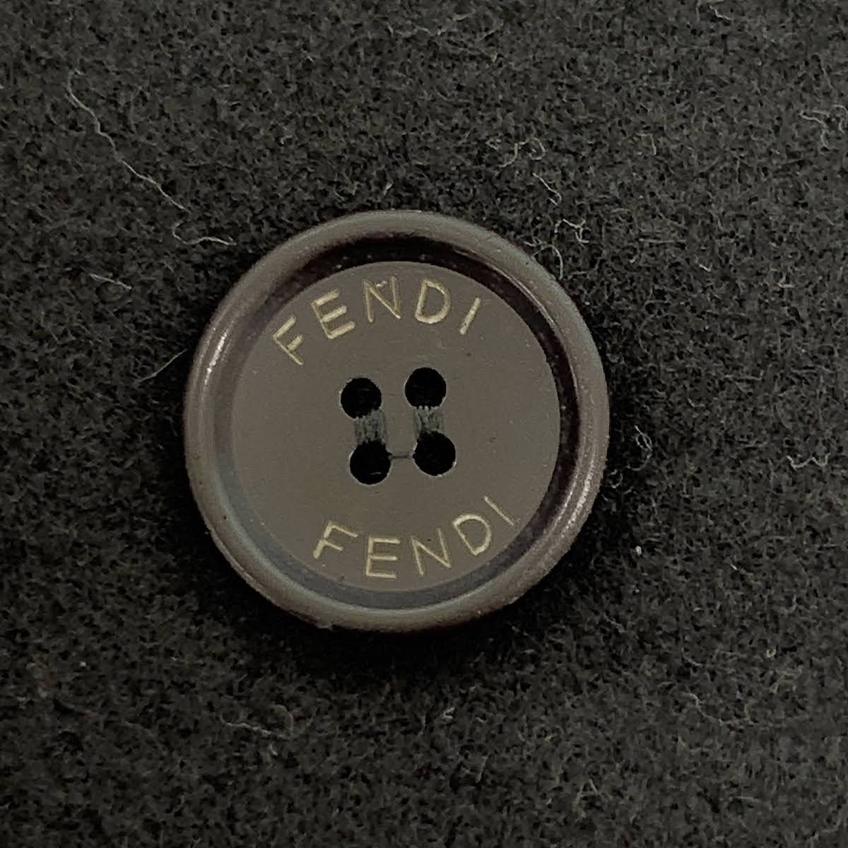 21546
FENDI フェンディ サイズ表記12 XS ブラック ウール / レーヨン ピーコート フリルコート セミロングコート ハーフコート キッズ AB38