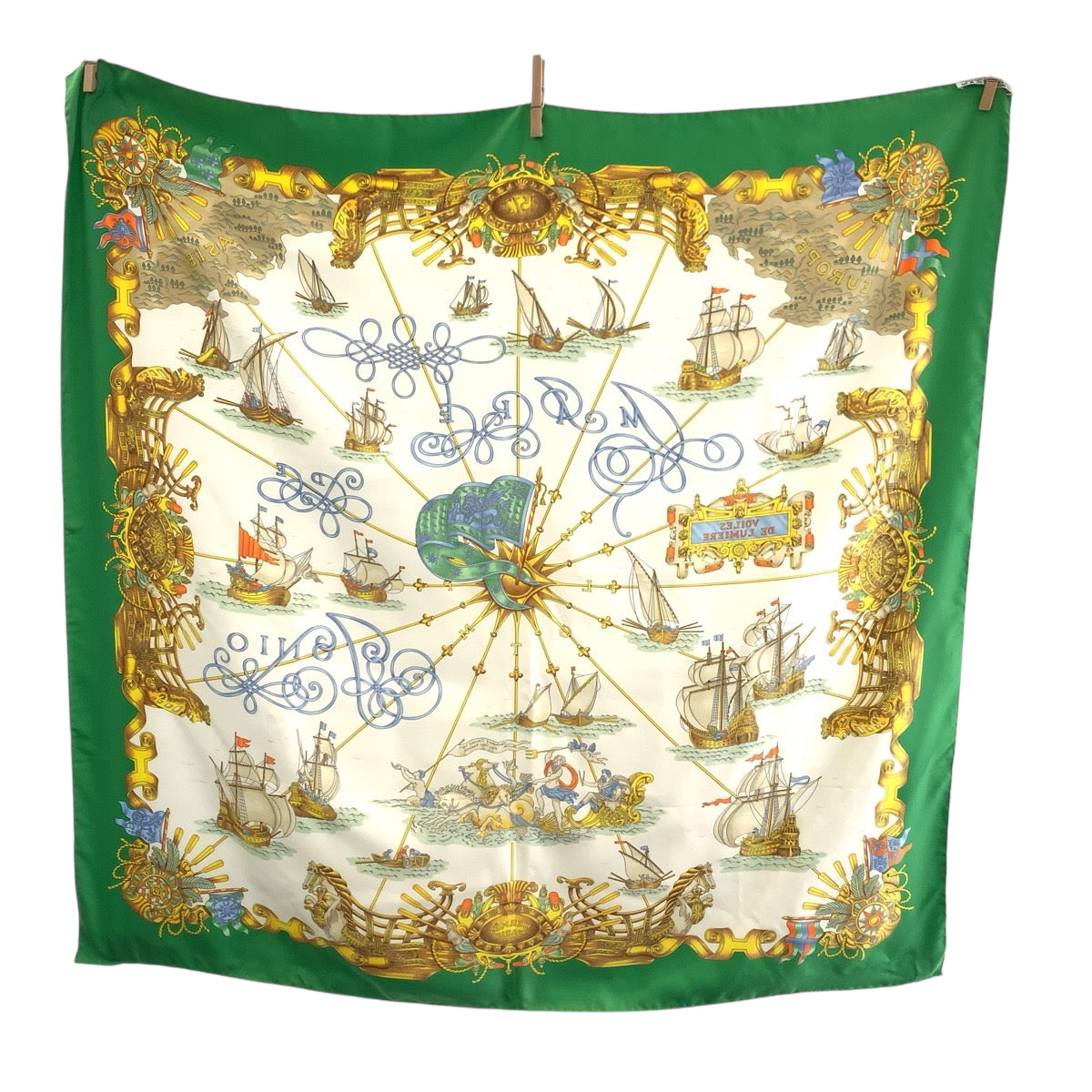 21550
HERMES エルメス カレ90 VOILES DE LUMIERE グリーン マルチカラー シルク 大判スカーフ レディース A19