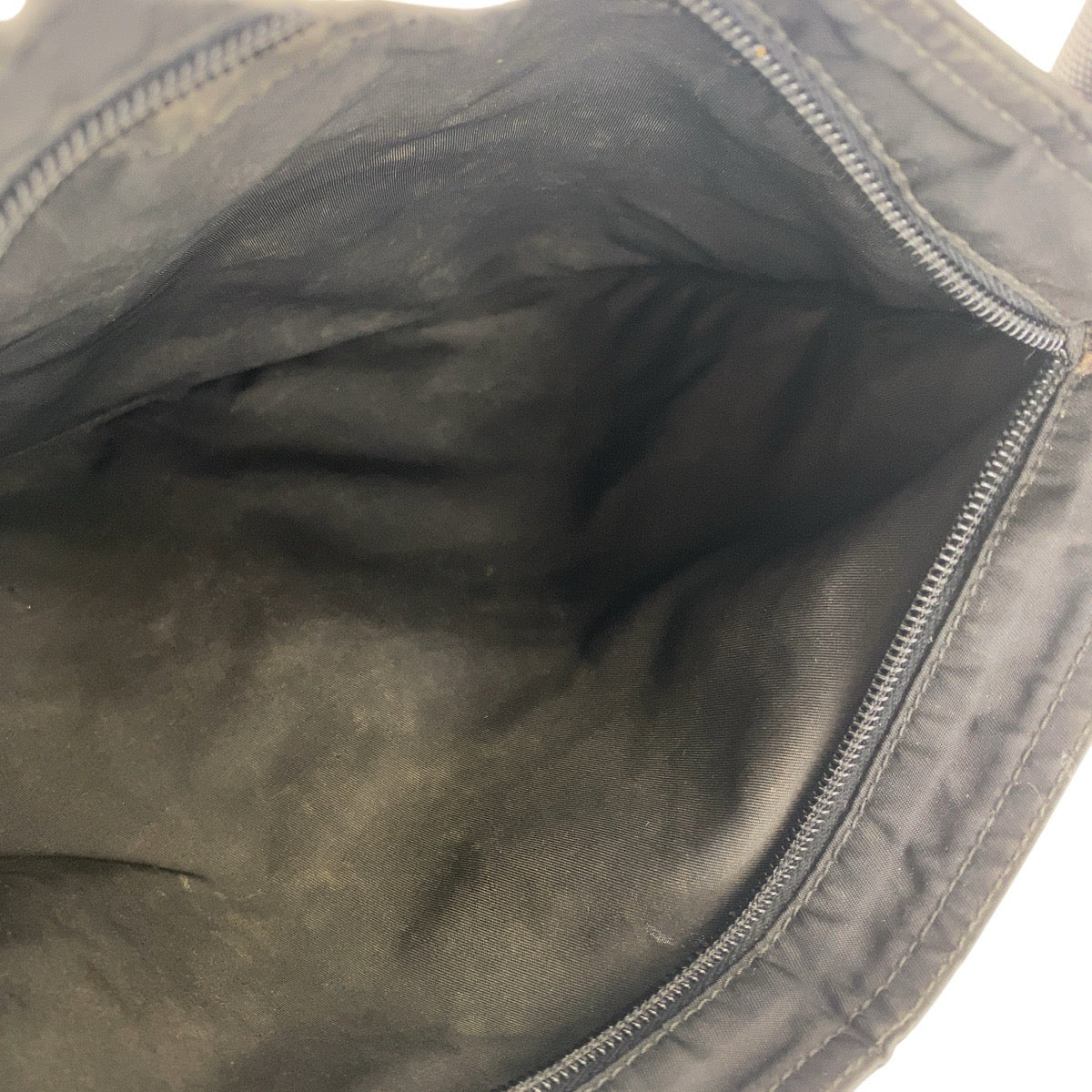 21556
PRADA プラダ テスート 三角ロゴプレート ブラック 黒 シルバー金具 ナイロン ショルダーバッグ ポシェット レディース AB34