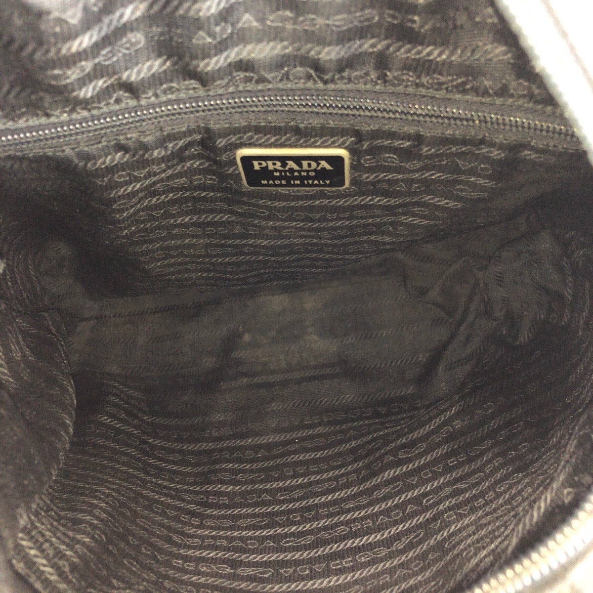 21563
PRADA プラダ テスート 三角ロゴプレート ブラック 黒 シルバー金具 ナイロン トートバッグ ショルダーバッグ レディース AB14