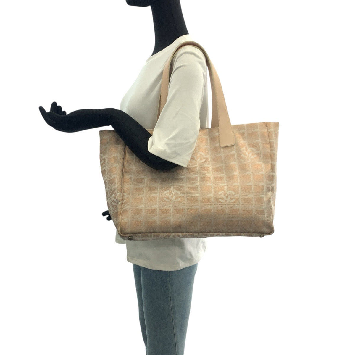 21587
CHANEL シャネル ヴィンテージ ニュートラベルライン トートMM ココマーク サーモンピンク シルバー金具 ナイロン / レザー トートバッグ ハンドバッグ レディース AB25