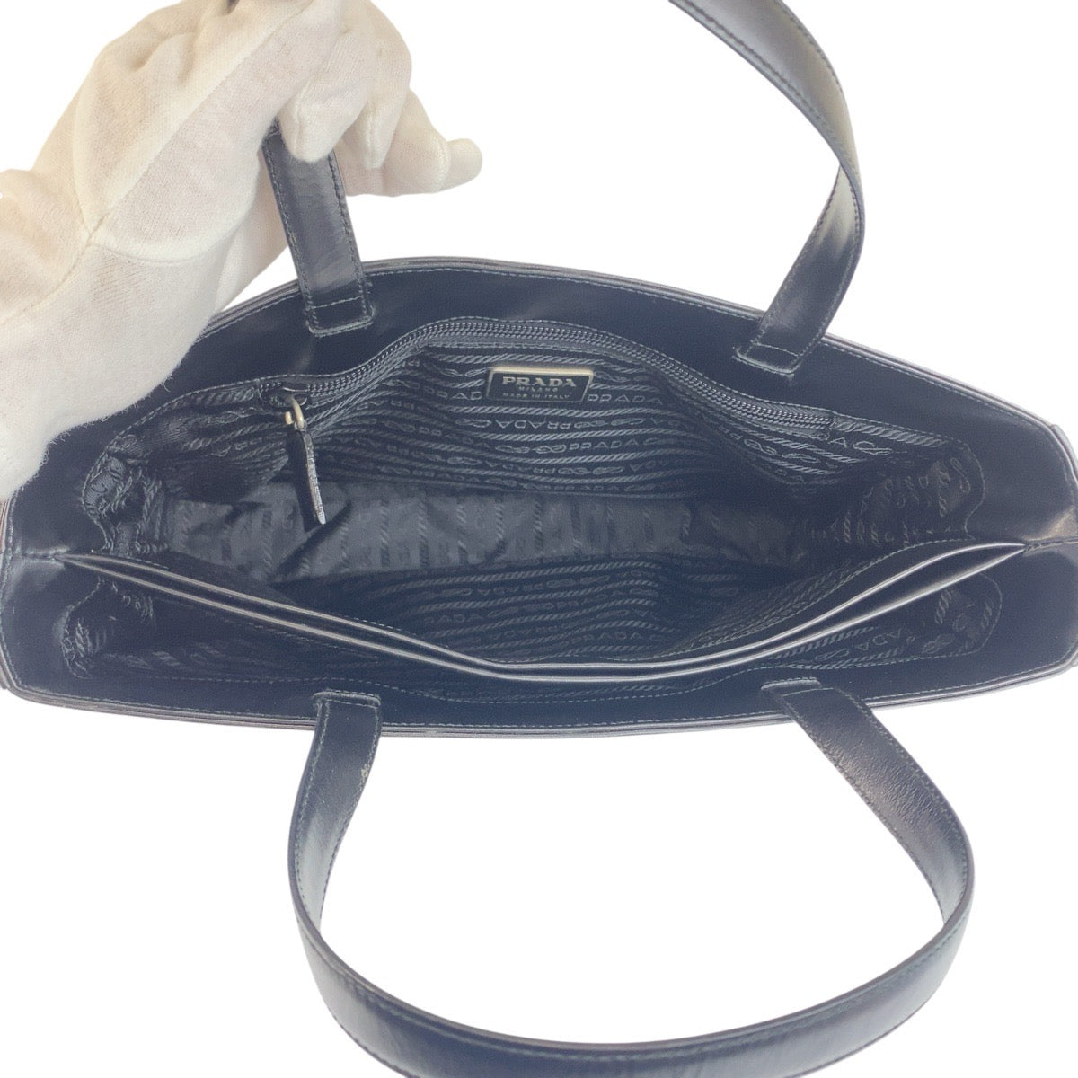 21589
PRADA プラダ ブラック 黒 シルバー金具 レザー トートバッグ レディース ABP26