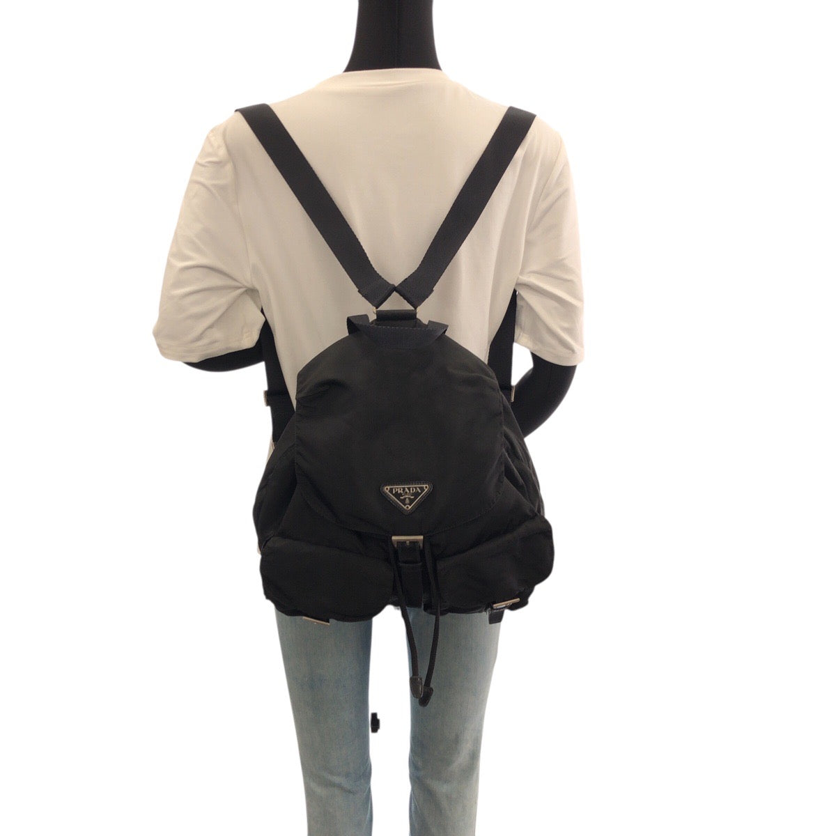21591
PRADA プラダ テスート 三角ロゴプレート ブラック 黒 シルバー金具 ナイロン リュックサック バックパック レディース AB36