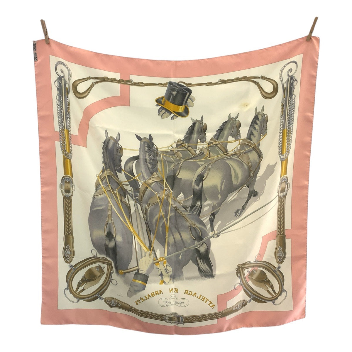 21606
HERMES エルメス カレ90 ATTELAGE EN ARBALETE ピンク マルチカラー　 シルク スカーフ レディース AB14