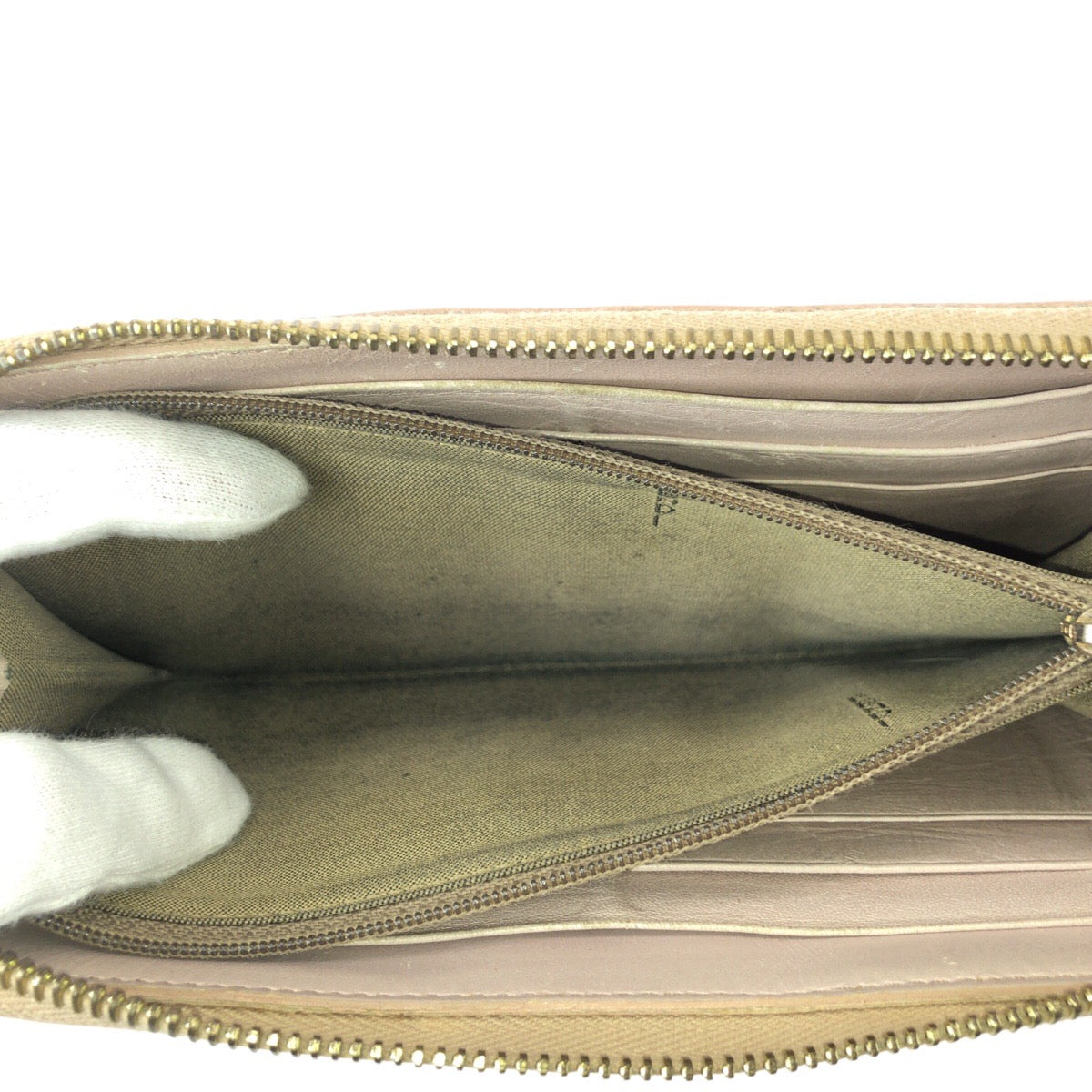 21642
FENDI フェンディ サーモンピンク ゴールド金具 レザー 8M0024 長財布 ラウンドファスナー レディース B7