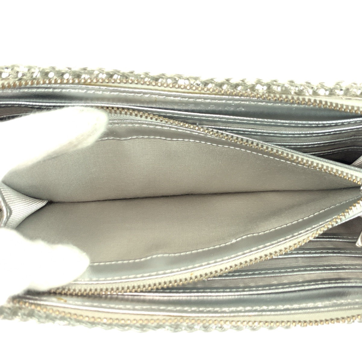 21650
ANTEPRIMA アンテプリマ シルバー シルバー金具 ワイヤー 長財布 チェーンウォレット ラウンドファスナー レディース A25