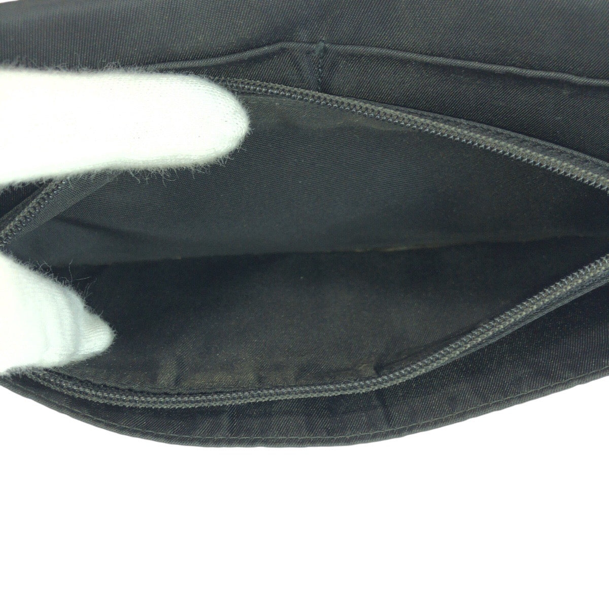 21663
PRADA プラダ テスート 三角ロゴプレート ブラック 黒 シルバー金具 ナイロン / レザー 長財布 ロングウォレット レディース AB