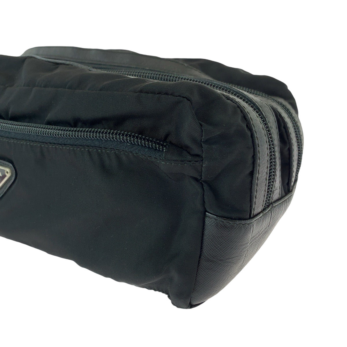 21705
PRADA プラダ テスート 三角ロゴプレート ブラック 黒 シルバー金具 ナイロン ポーチ クラッチバッグ レディース ABP