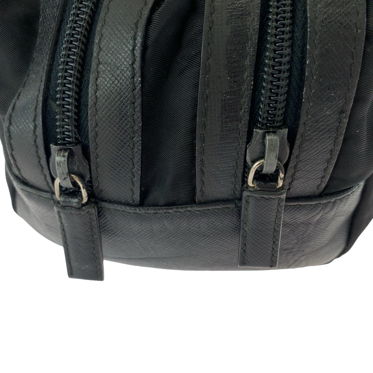 21705
PRADA プラダ テスート 三角ロゴプレート ブラック 黒 シルバー金具 ナイロン ポーチ クラッチバッグ レディース ABP