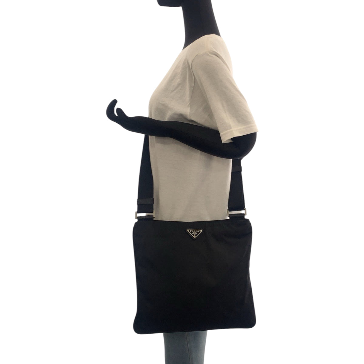 21798
PRADA プラダ テスート 三角ロゴプレート ブラック 黒 シルバー金具 ナイロン ショルダーバッグ ポシェット メンズ ABP39