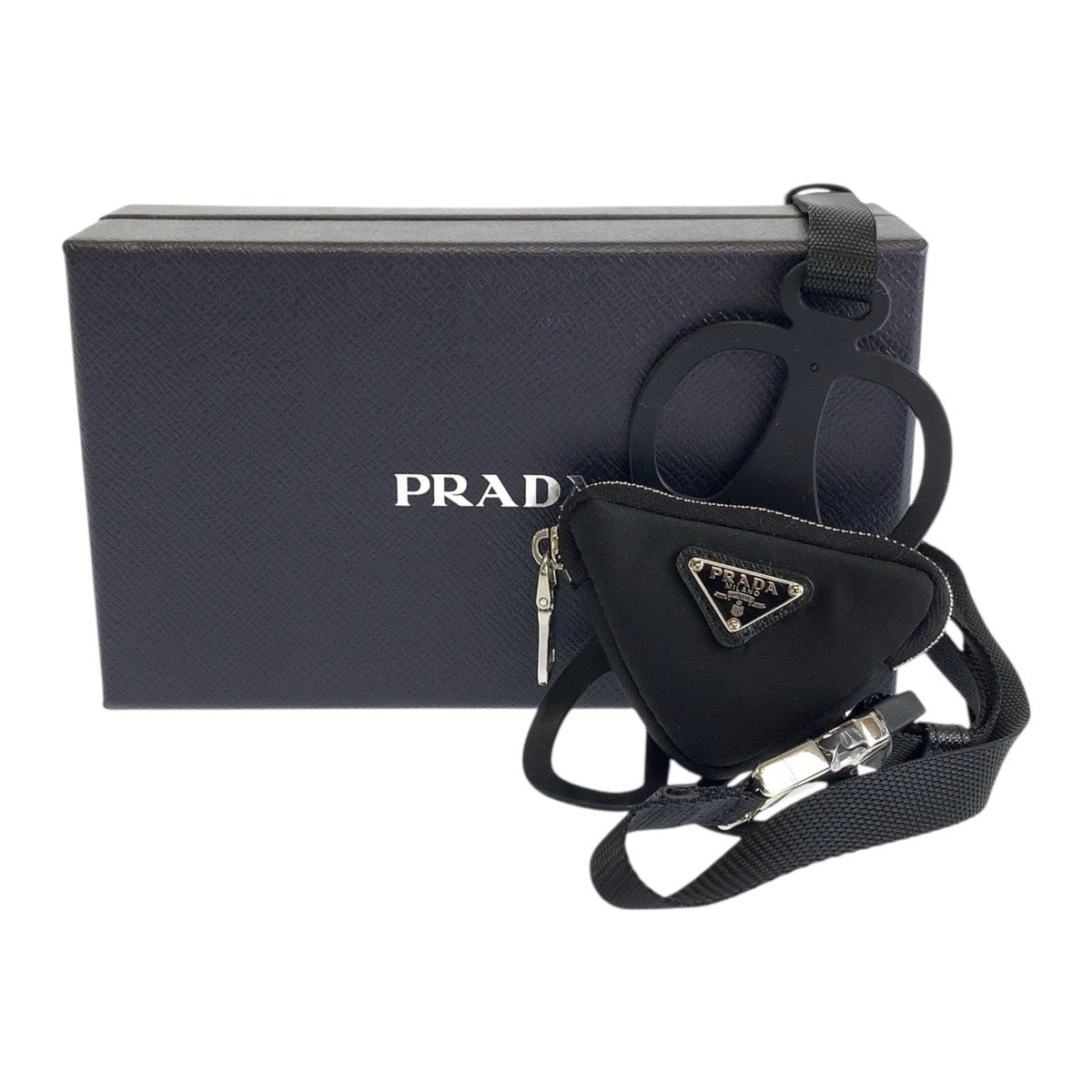 21812
PRADA プラダ テスート 三角ロゴプレート ブラック 黒 シルバー金具 ナイロン / ゴム 携帯・スマホアクセサリー スマホケース iPhoneケース スマートフォンホルダー レディース A35