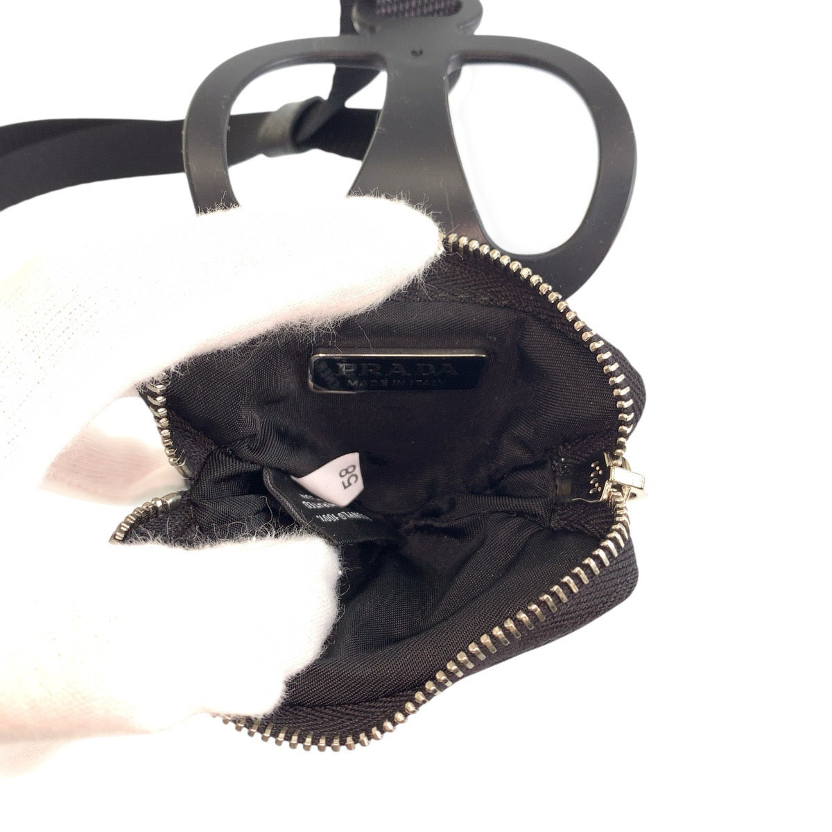 21812
PRADA プラダ テスート 三角ロゴプレート ブラック 黒 シルバー金具 ナイロン / ゴム 携帯・スマホアクセサリー スマホケース iPhoneケース スマートフォンホルダー レディース A35