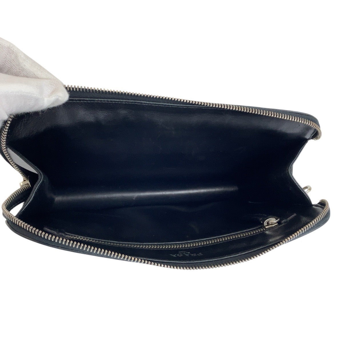 21818
PRADA プラダ サフィアーノ ブラック 黒 シルバー金具 レザー クラッチバッグ セカンドバッグ メンズ ABP50