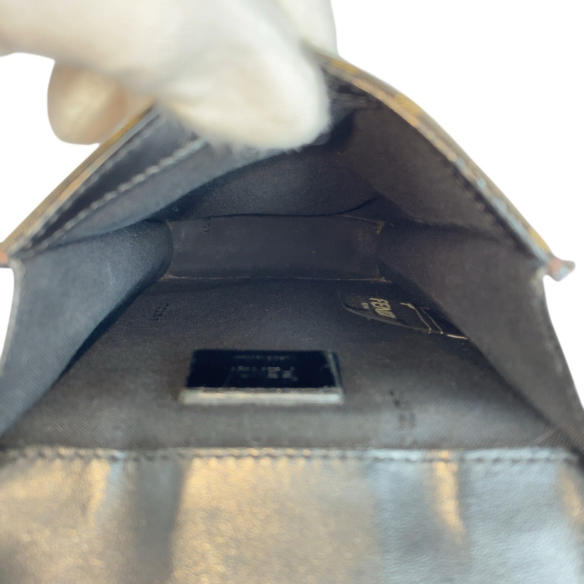 21822
FENDI フェンディ ズッカ ブラウン シルバー金具 キャンバス / レザー 7AR871 A921 ショルダーバッグ ポシェット メンズ ABP58