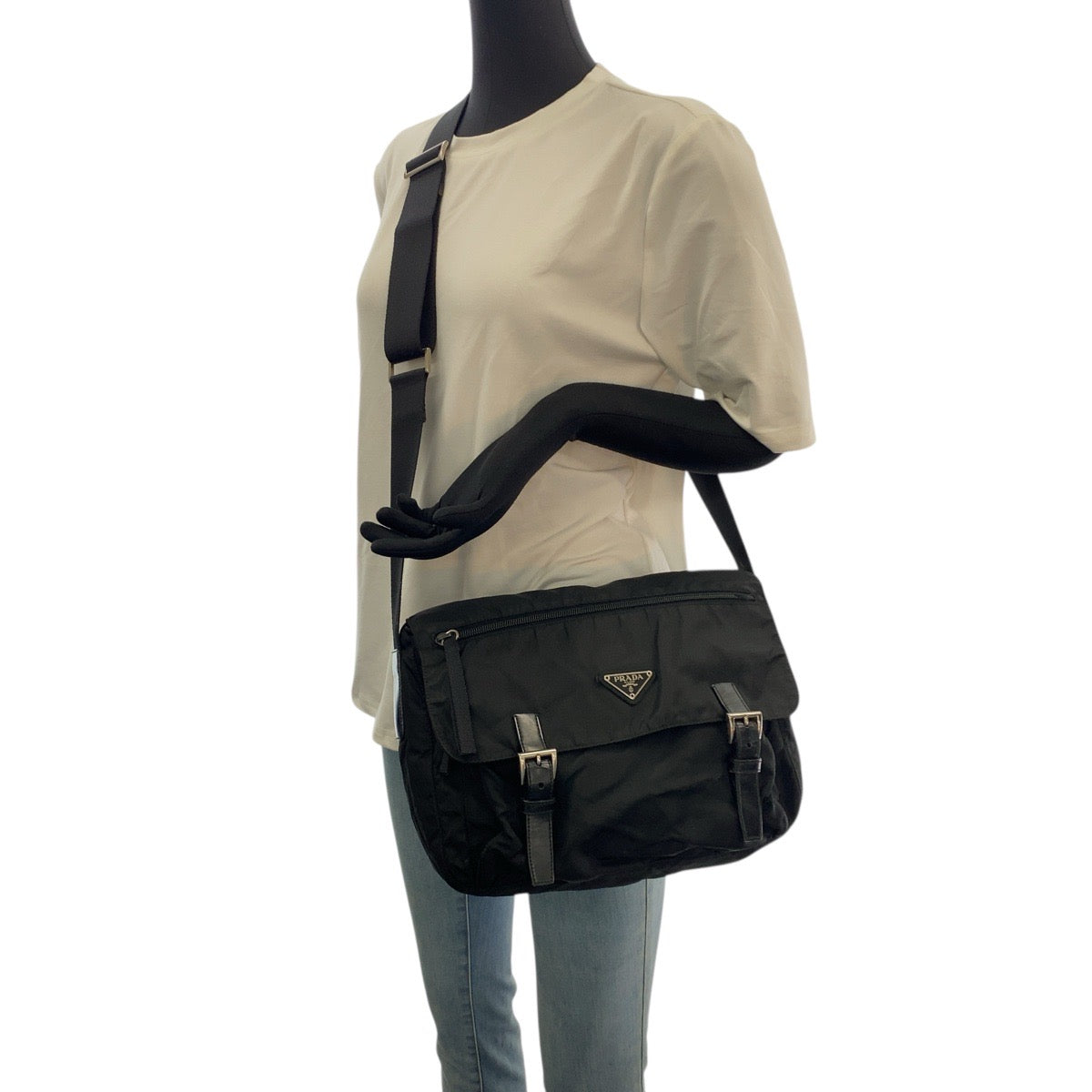 21832
PRADA プラダ テスート 三角ロゴプレート ブラック 黒 シルバー金具 ナイロン ショルダーバッグ メッセンジャーバッグ レディース AB27