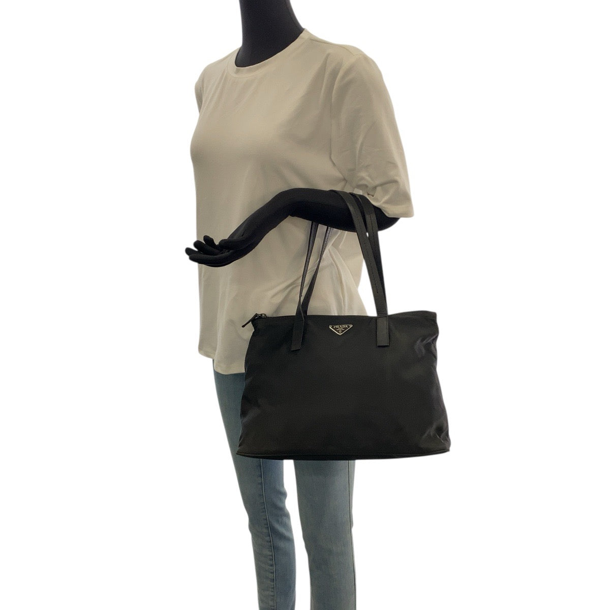 21833
PRADA プラダ テスート 三角ロゴプレート ブラック 黒 シルバー金具 ナイロン / レザー トートバッグ ショルダーバッグ レディース ABP27