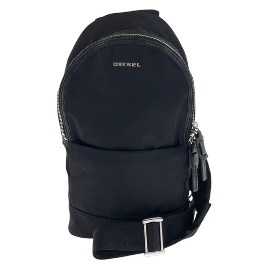 21880
DIESEL ディーゼル ブラック 黒 シルバー金具 ナイロン / レザー ショルダーバッグ ワンショルダー ボディバッグ レディース A5