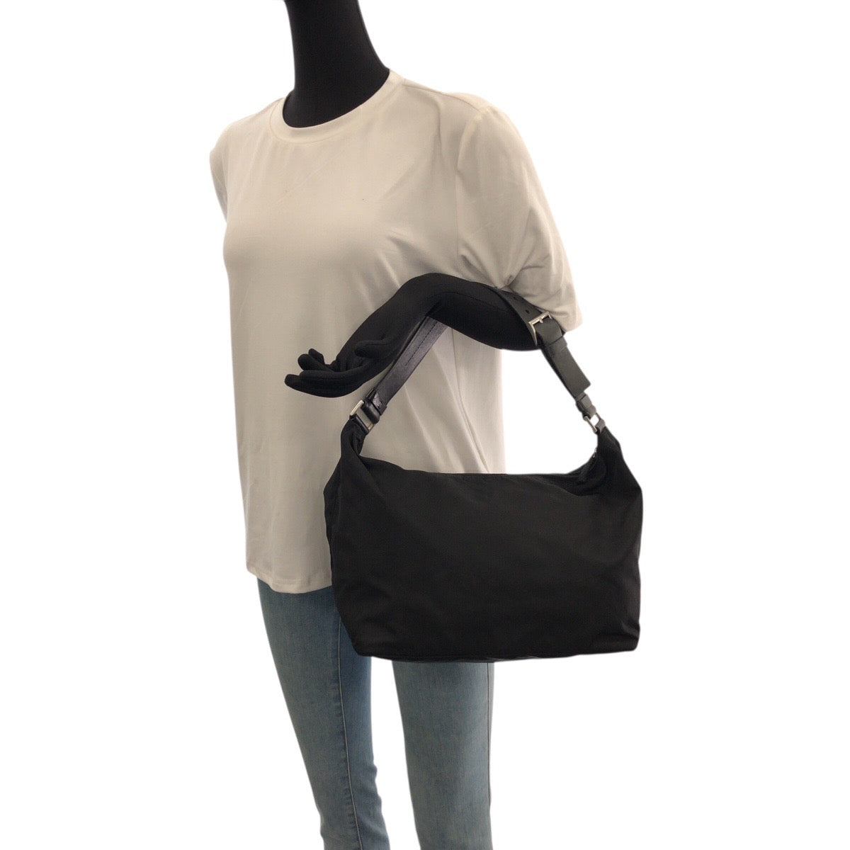 21895
PRADA プラダ テスート 三角ロゴプレート ブラック 黒 シルバー金具 ナイロン / レザー ショルダーバッグ レディース ABP35
