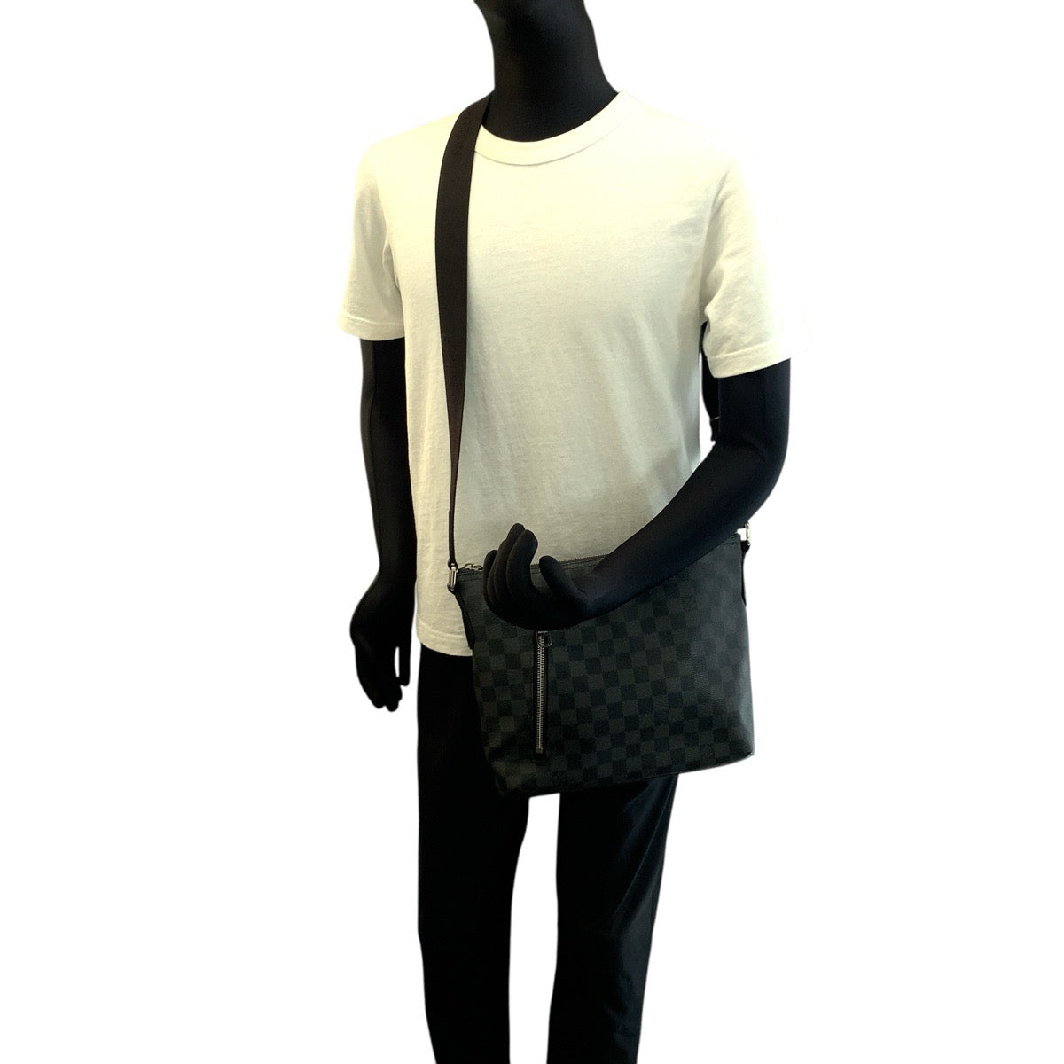 21914
LOUIS VUITTON ルイヴィトン ダミエ グラフィット ミックPM ブラック 黒 シルバー金具 PVC N41211 ショルダーバッグ ポシェット メンズ AB45