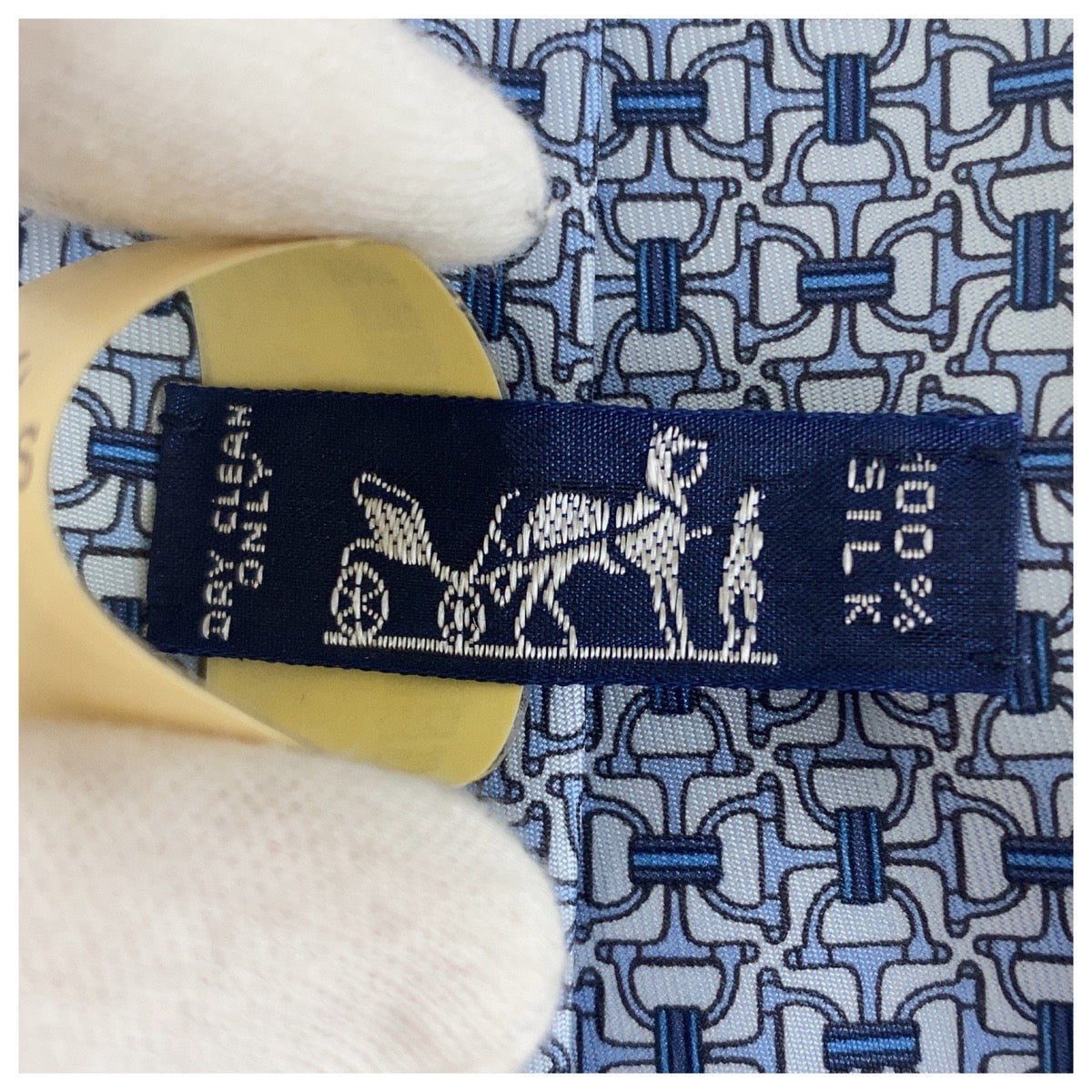 21921
HERMES エルメス 総柄 ブルー シルク ネクタイ 剣先9cm メンズ S14