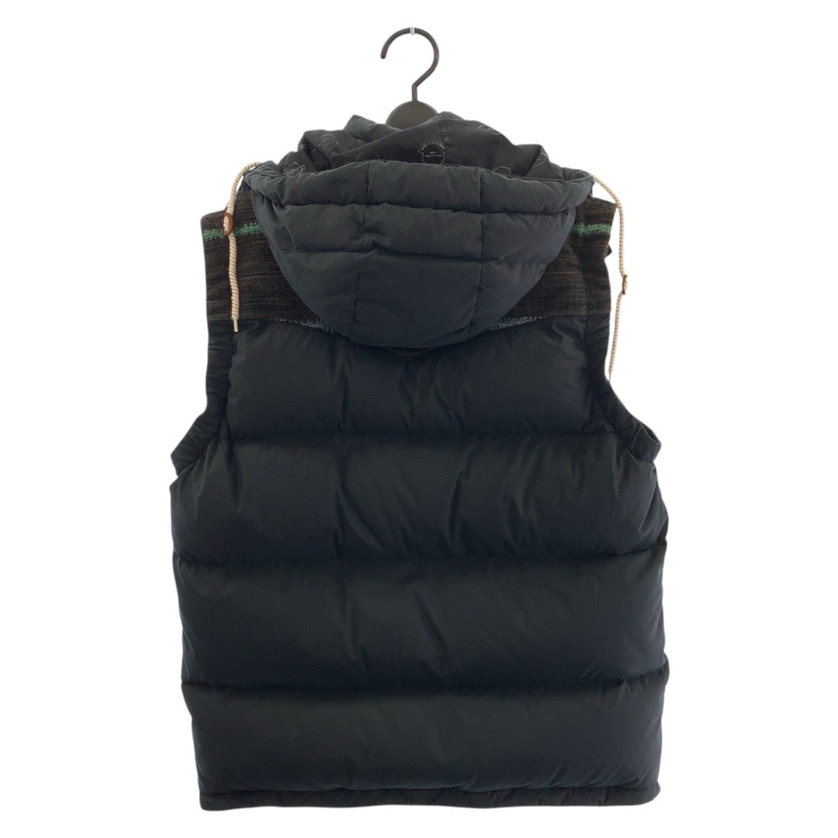 21924
MONCLER モンクレール VISVIMコラボ ネイビー シルバー金具 コットン 1209V4331105 ダウンベスト メンズ ABP42