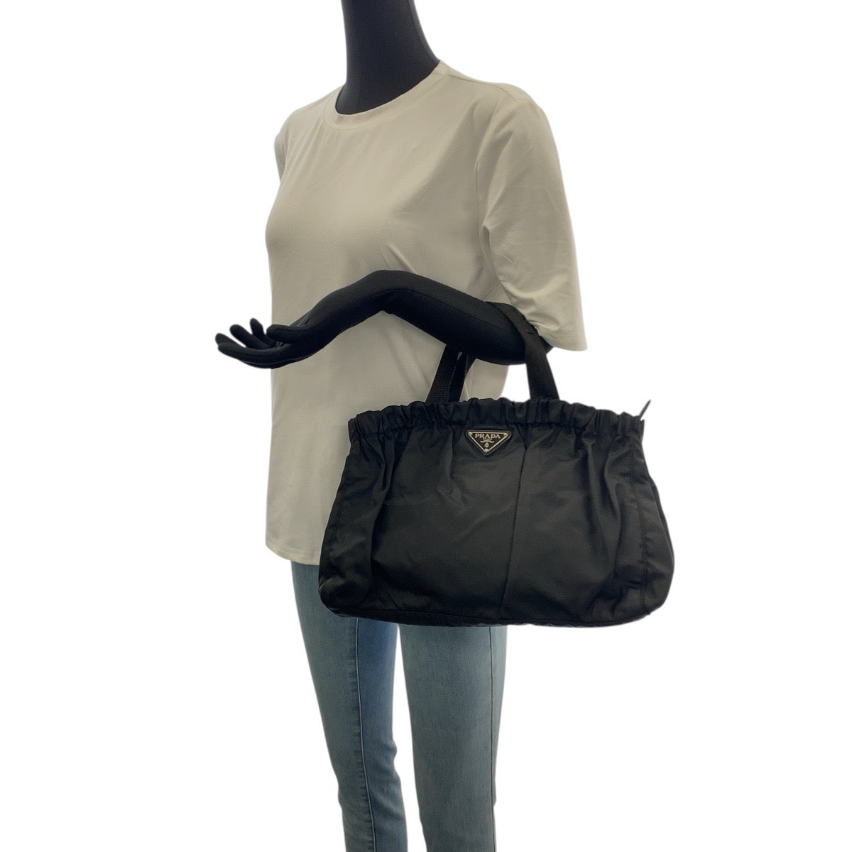 21926
PRADA プラダ テスート 三角ロゴプレート ブラック 黒 シルバー金具 ナイロン トートバッグ ハンドバッグ レディース ABP35