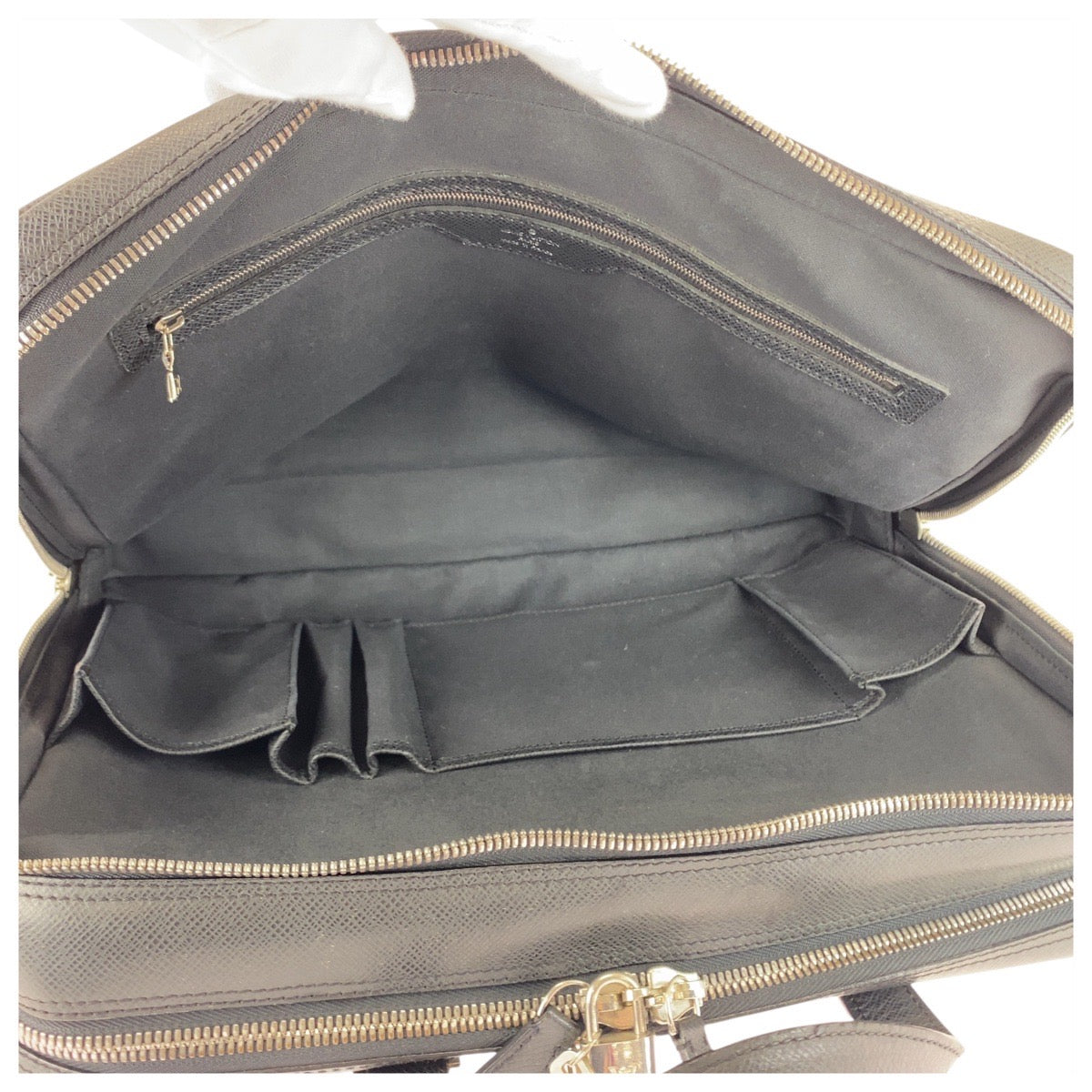 21930
LOUIS VUITTON ルイヴィトン タイガ アレクサンダー アルドワーズ ブラック 黒 シルバー金具 レザー M31162 ビジネスバッグ ブリーフケース メンズ AB48
