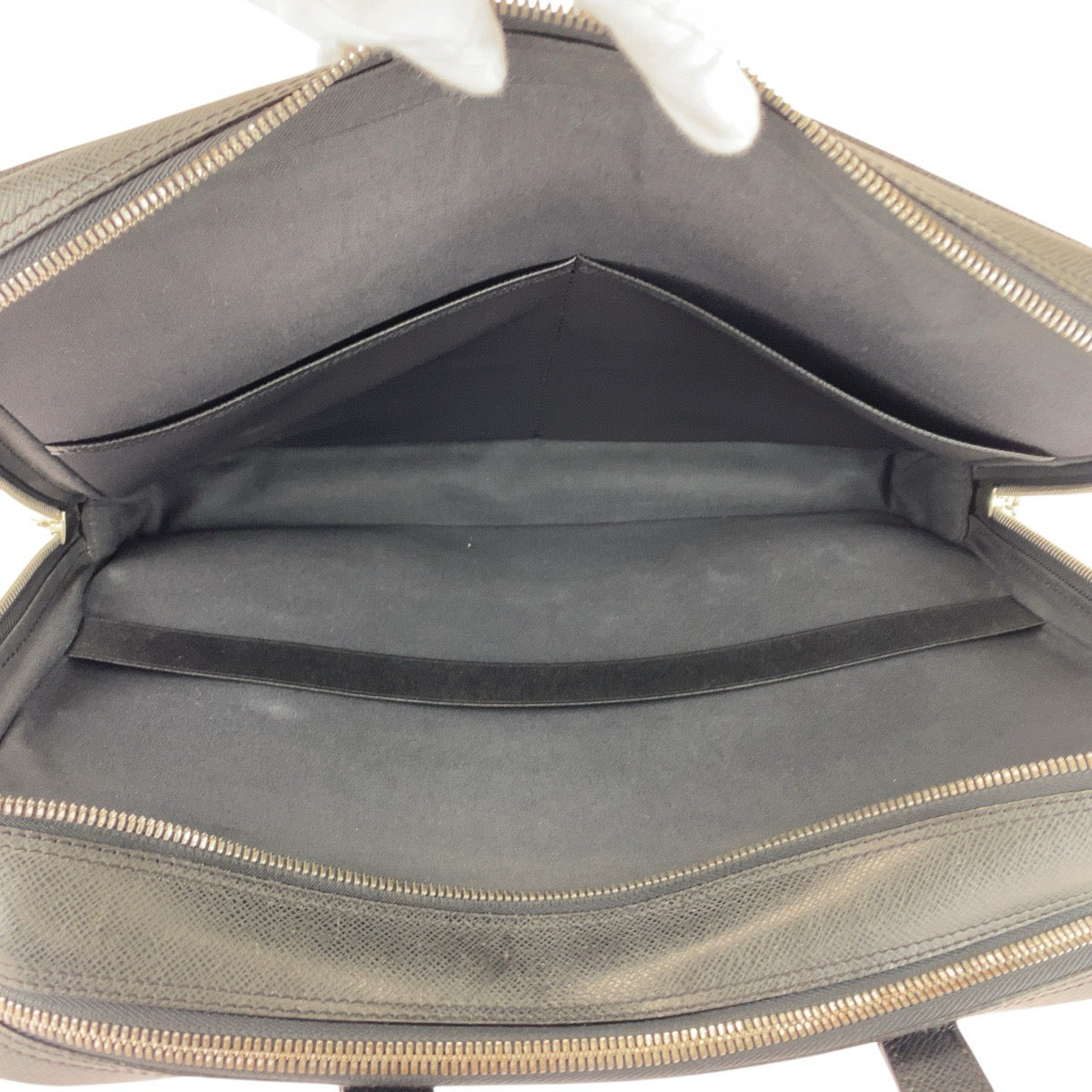 21930
LOUIS VUITTON ルイヴィトン タイガ アレクサンダー アルドワーズ ブラック 黒 シルバー金具 レザー M31162 ビジネスバッグ ブリーフケース メンズ AB48