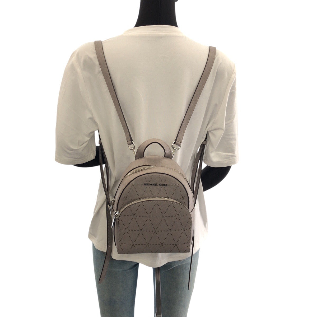 21939
Michael Kors マイケルコース グレー シルバー金具 レザー 35H7SAYB1T リュック・デイパック バックパック レディース ABP8