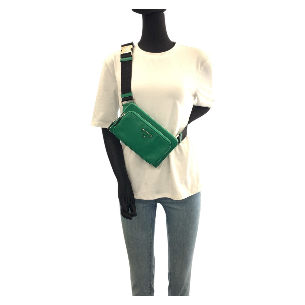 21954
PRADA プラダ サフィアーノ 三角ロゴプレート グリーン ブラック シルバー金具 レザー ボディバッグ ウエストバッグ バムバッグ レディース A10