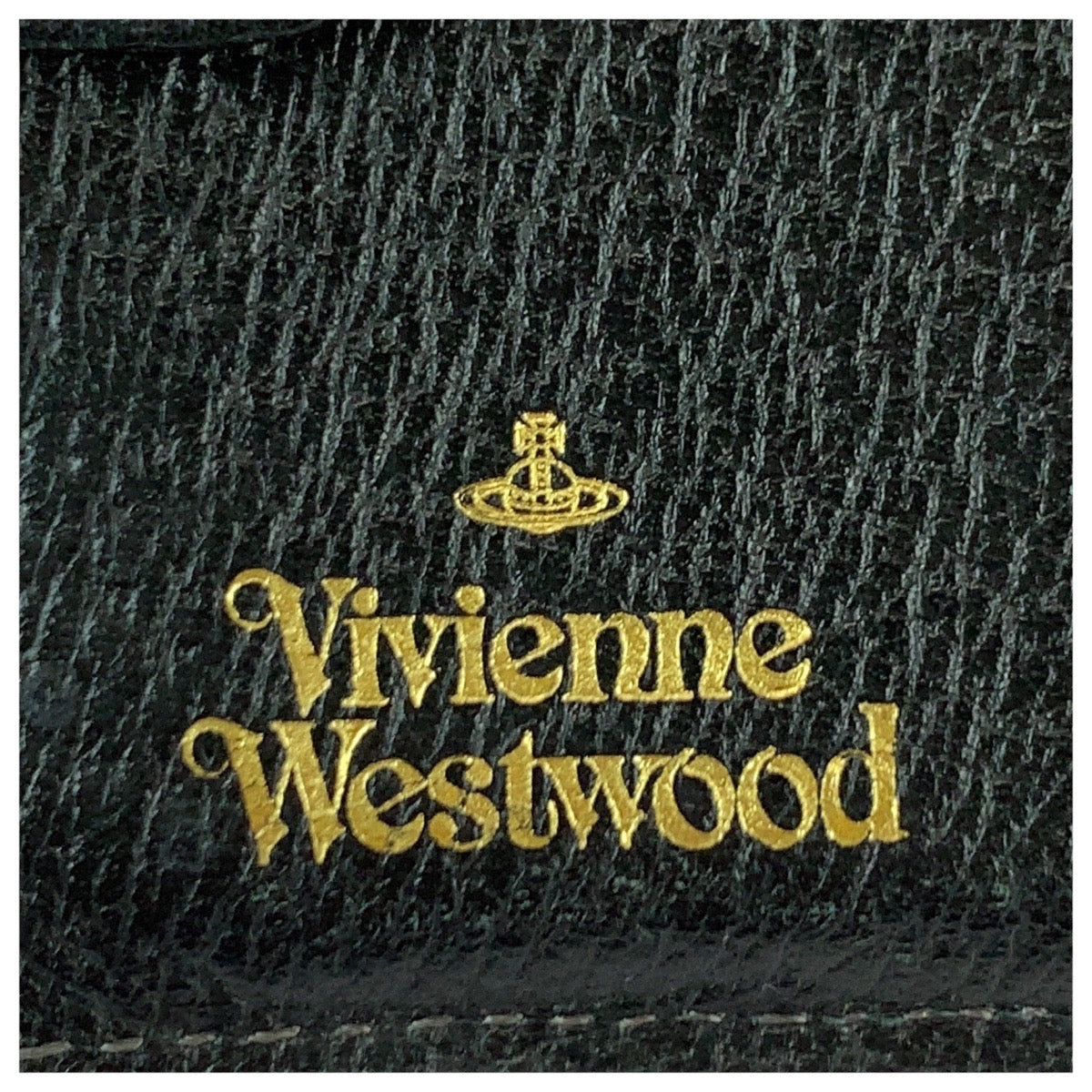 22017
Vivienne Westwood ヴィヴィアンウエストウッド ブラック 黒 ゴールド金具 レザー 折財布 コンパクトウォレット レディース ABP14