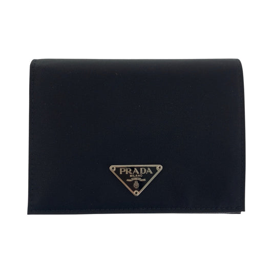 22025
PRADA プラダ テスート サフィアーノ 三角ロゴプレート ブラック 黒 シルバー金具 ナイロン / レザー 折財布 コンパクトウォレット レディース A21