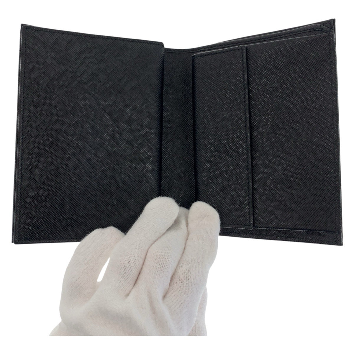 22025
PRADA Tessuto Saffiano Triangle Logo Plate Black Silver Hardware Nylon / Leather Bifold Wallet Compact Wallet Ladies A21