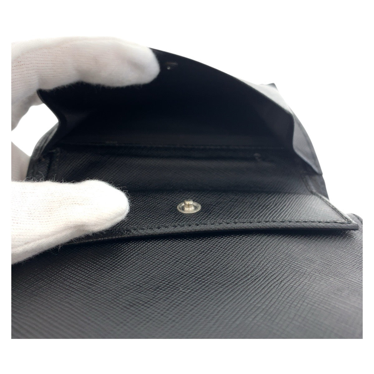 22025
PRADA Tessuto Saffiano Triangle Logo Plate Black Silver Hardware Nylon / Leather Bifold Wallet Compact Wallet Ladies A21