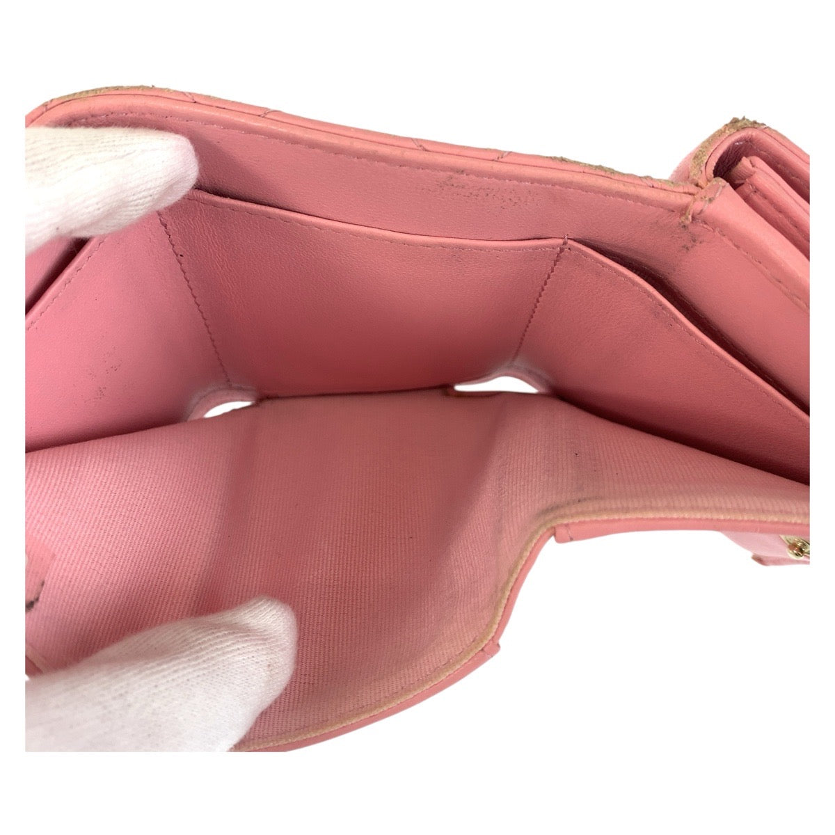 22027
CHANEL シャネル マトラッセ ココマーク ピンク ゴールド金具 レザー 折財布 コンパクトウォレット レディース AB30