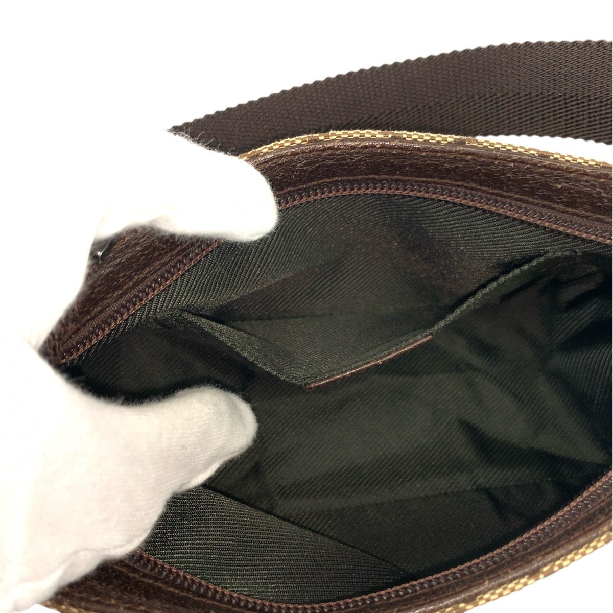 22035
GUCCI Beige Brown Silver Hardware GG Canvas 106644 Handbag Accessory Pouch Women's A36