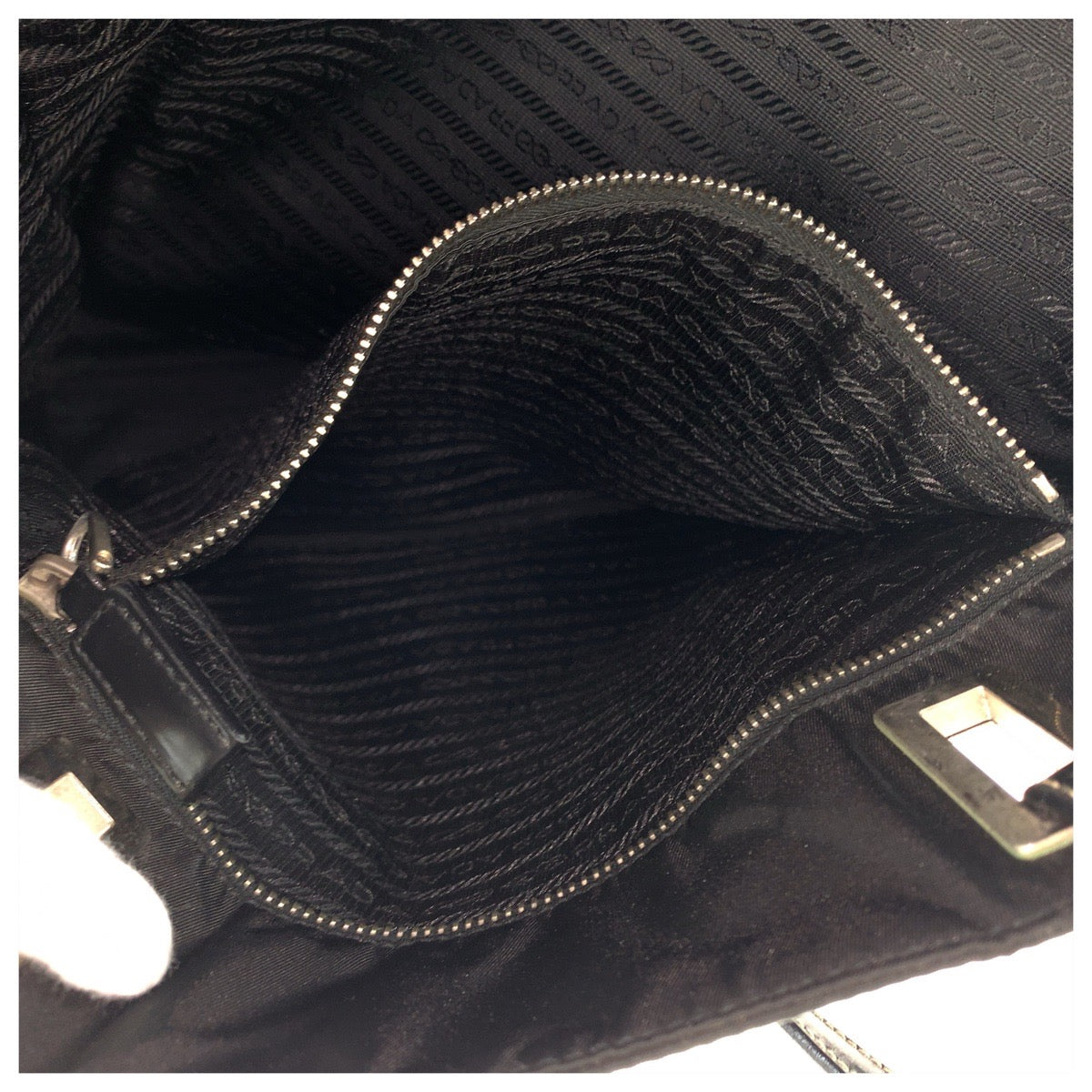 22056
PRADA プラダ テスート 三角ロゴプレート ブラック 黒 シルバー金具 ナイロン / レザー トートバッグ ショルダーバッグ レディース ABP35