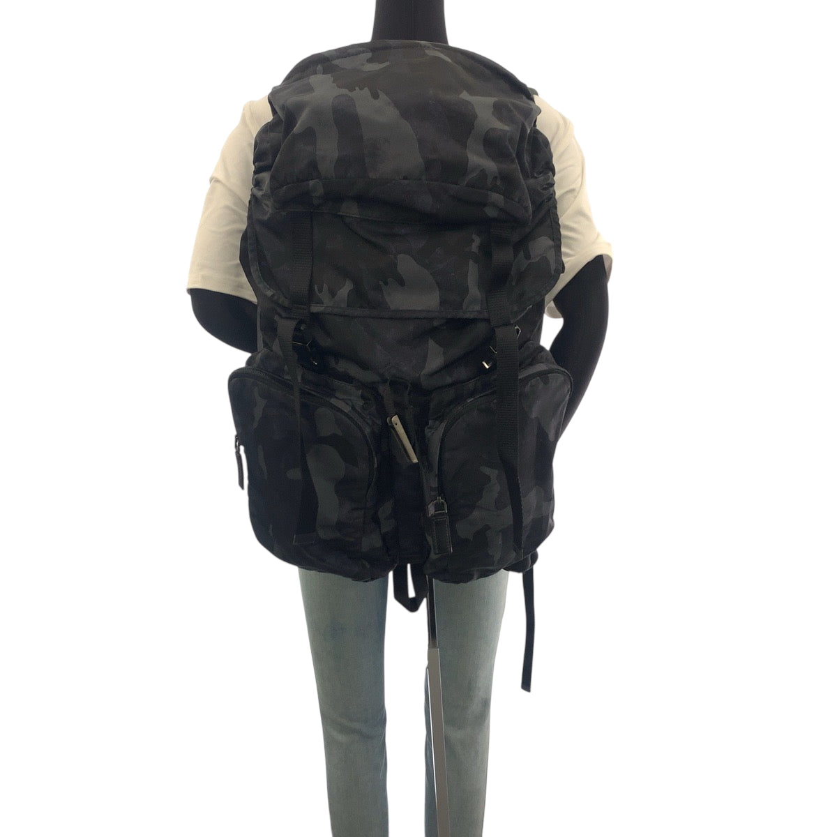 22084
PRADA プラダ テスート V136 カモフラ 迷彩 三角ロゴプレート ブラック グレー ガンメタ金具 ナイロン / レザー リュック・デイパック バックパック メンズ A100